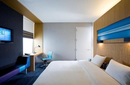 Hotel Aloft Chicago O'hare 3*