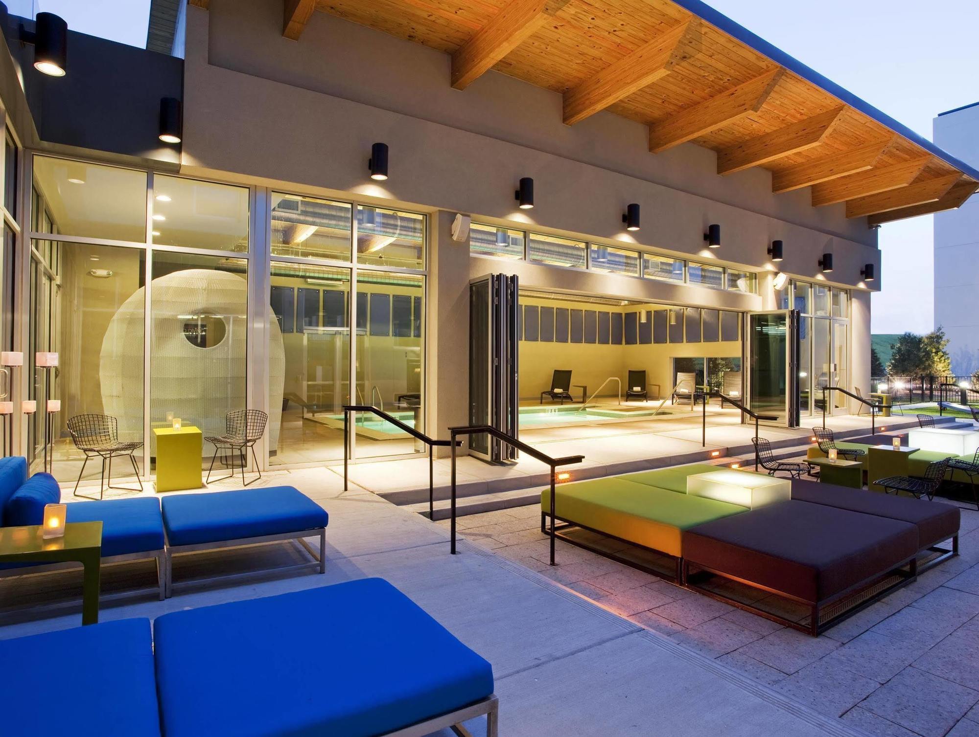 Aloft Chicago O'hare Hotel